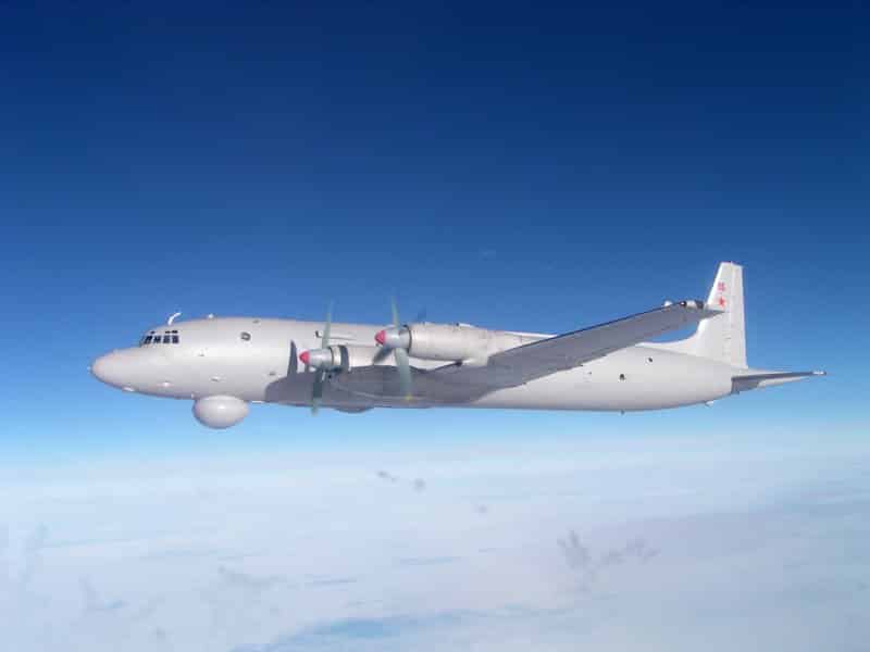 Противолодочный самолет Ил-38