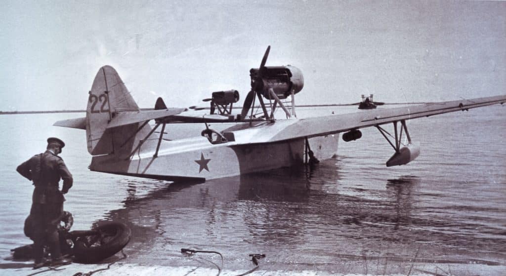 МБР-2 М-34НБ после спуска на воду