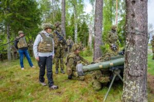 Президент Эстонии Керсти Кальюлайд посетила один из полигонов