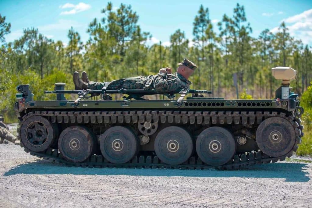 эвакуатор раненых с переднего края боевых действий Expeditionary Modular Autonomous Vehicle (EMAV)