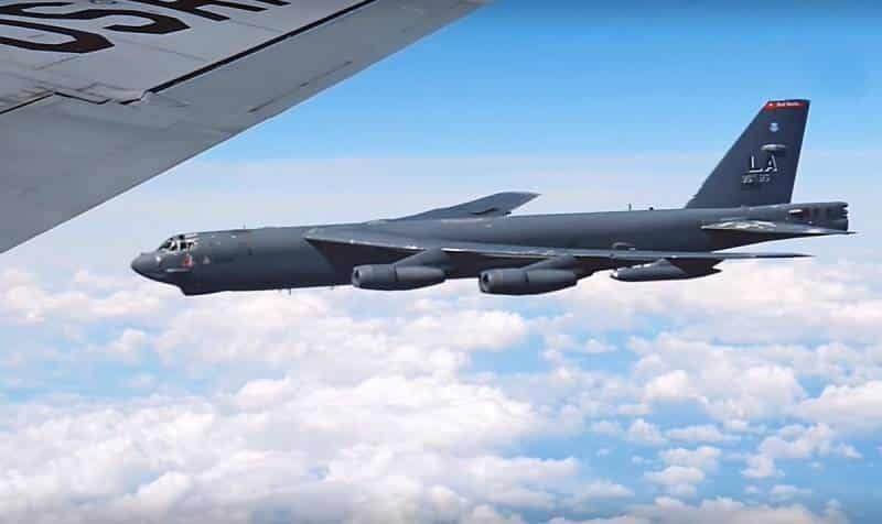 стратегический бомбардировщик B-52H