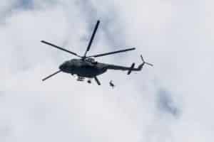 десантирование с вертолета Ми-8