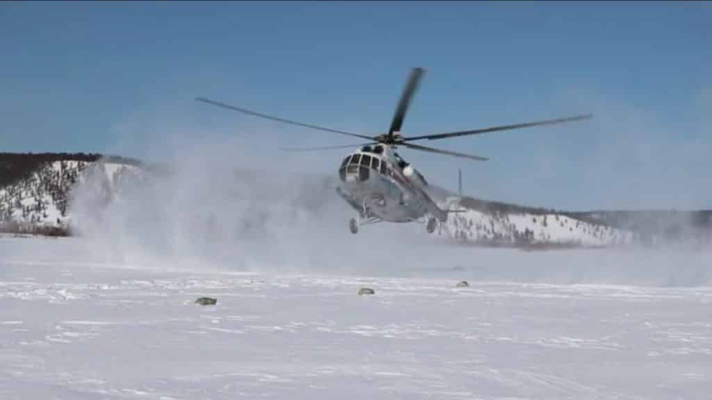 посадка вертолетам Ми-8 в Арктике