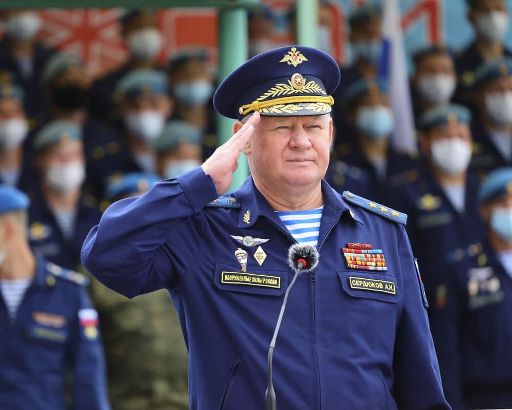 командующий ВДВ генерал-полковник Андрей Сердюков