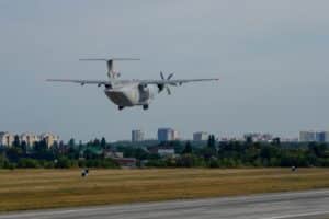 образец нового легкого военно-транспортного самолета Ил-112В