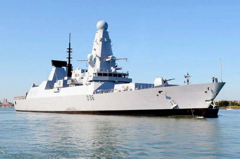 эсминец HMS Defender