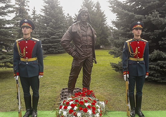В День танкиста в подмосковном парке «Патриот» открыли памятник «Танкистам»