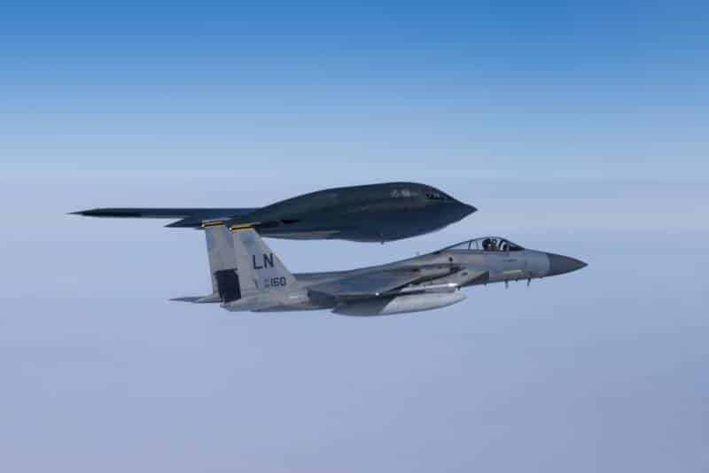 ВВС США перебросило стратегические бомбардировщики В-2 Spirit в Великобританию