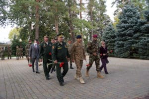 Военнослужащие-России-и-Пакистана-посадили-Аллею-Дружбы