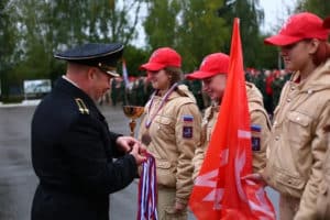 Участницы «ЮНАРМИИ»