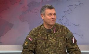 командующий латвийскими Национальными вооружёнными силами Л. Калныньш
