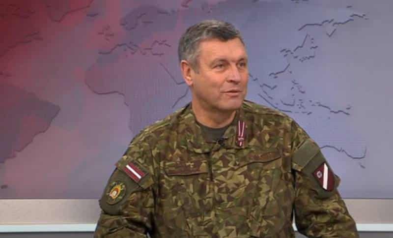 командующий латвийскими Национальными вооружёнными силами Л. Калныньш