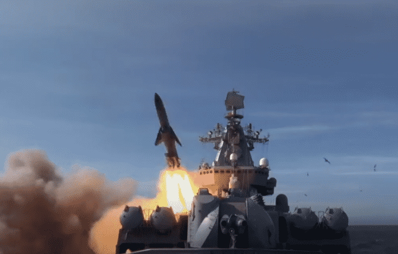 ракетные стрельбы с ракетного крейсера Варяг