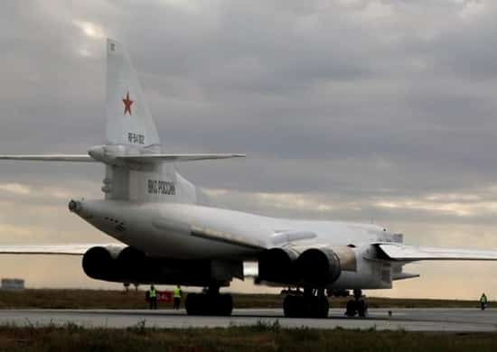 стратегический ракетоносец Ту-160 дальней авиации