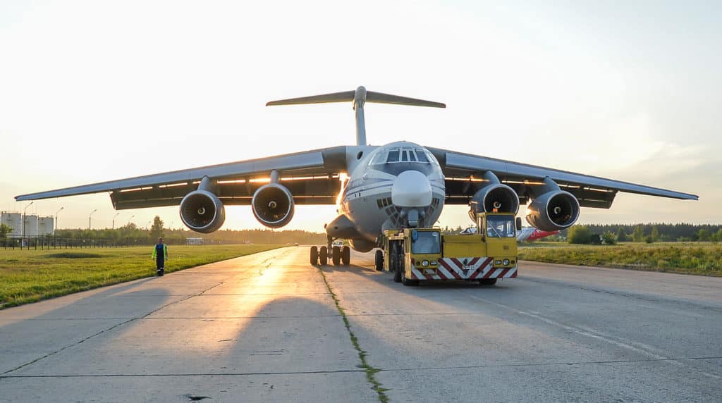 тяжелый транспортный самолет Ил-76МД-90А
