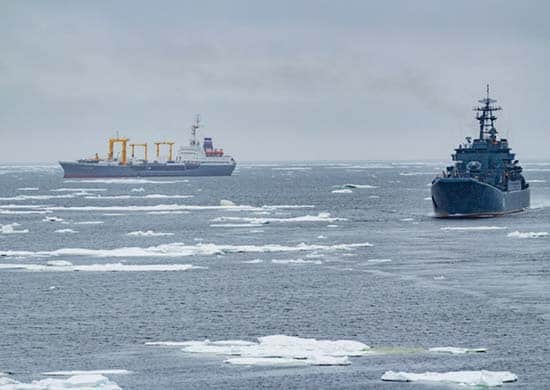 Арктическая-группировка-СФ-в-походе-по-морям-Северного-Ледовитого-океана