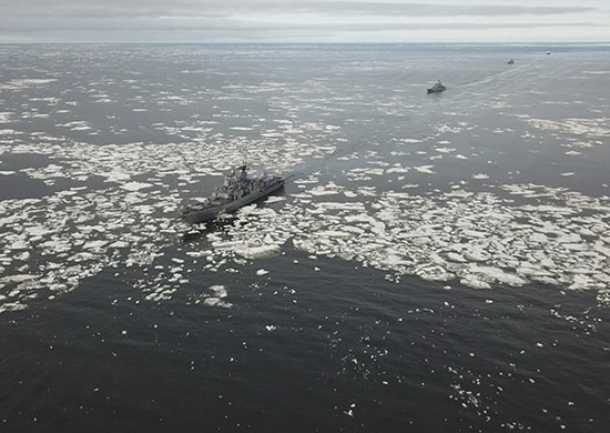 Арктическая группировка Северного флота преодолела пролив Вилькицкого