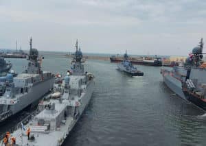 Разнородная группировка вышла в море для проведения двустороннего командно-штабного учения