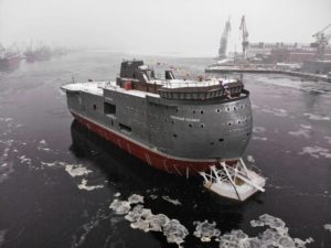 платформа Северный полюс после спуска на воду декабрь 2020 г