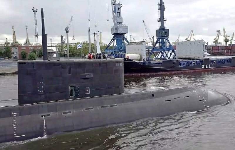 головная подлодка «Санкт-Петербург» проекта 677 «Лада»