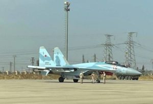 появление на авиабазе в Камышлы многоцелевого истребителя Су-35