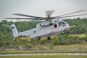 серийный тяжелый транспортный вертолет CH-53K King Stallion