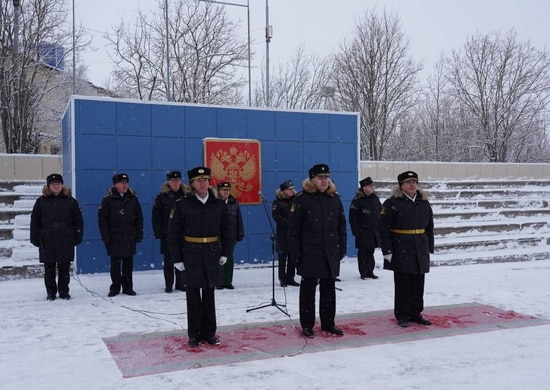 торжественная-церемония-передачи-Боевого-знамени-подводных-сил-СФ
