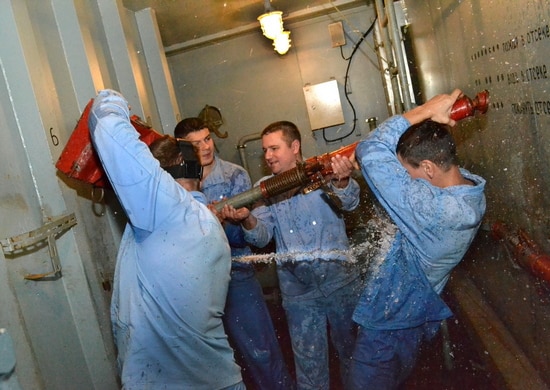 В Новороссийской военно-морской базы прошли учения по борьбе за живучесть