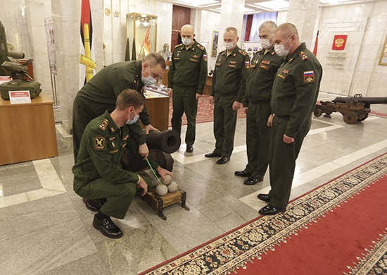 Выставка посвященная истории артиллерии, открылась в Военной академии Генштаба