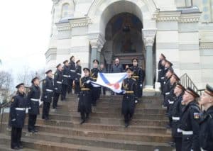 На-ЧФ-прошла-церемония-подъема-Георгиевского-Военно-Морского-Флага-на-бдк-Азов