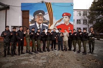 Юнармейцы из Симферополя нарисовали «Граффити Победы»