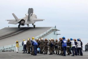 взлет F-35B из состава авиакрыла а