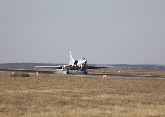 сверхзвуковой бомбардировщик Ту-22М3 дальней авиации