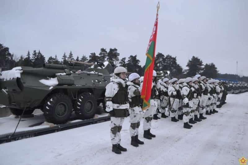 Белорусская армия пополнилась новыми бронетранспортерами БТР-82А
