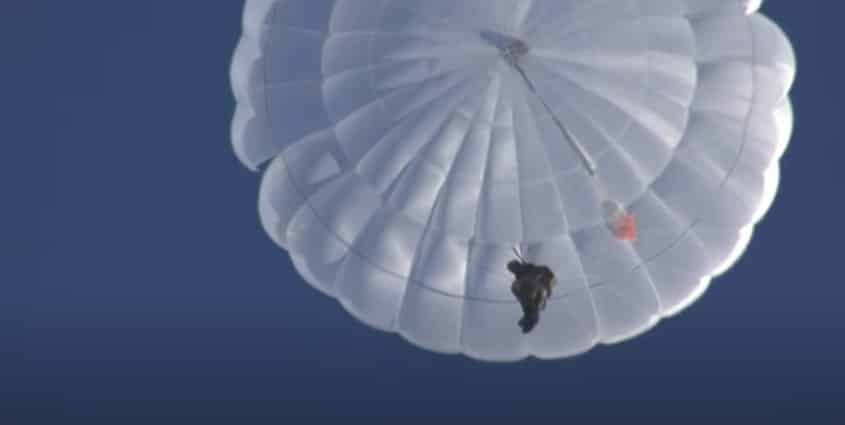 Прыжки с парашютом военнослужащих подразделений разведки ВОВ