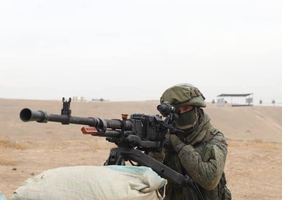 Российские-военнослужащие-в-Таджикистане-апробировали-пулеметы-Утес