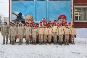Юнармейцы украсили Тверь патриотическим граффити