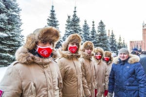 Дмитрий Рогозин и юнармейцы возложили цветы к могиле Королева