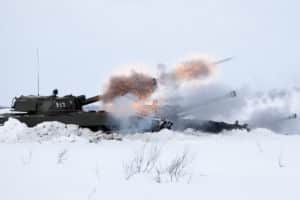 Стрельбы артиллерийских подразделений морской пехоты Северного флота