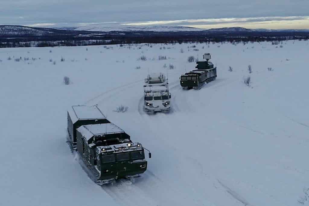 Арктические-ЗРК-Тор-СФ-отразили-нападение-с-воздуха