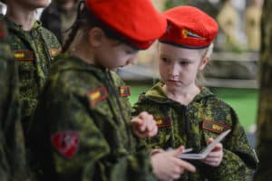 Более 100 школьников вступили в ряды «ЮНАРМИИ» в парке «Патриот»