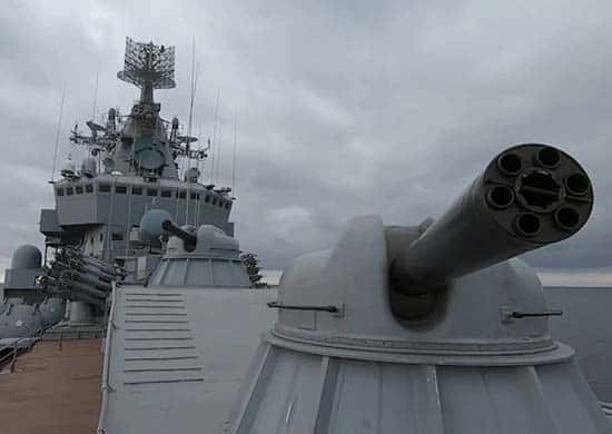 РК «Москва» провел артиллерийские стрельбы в Чёрном море