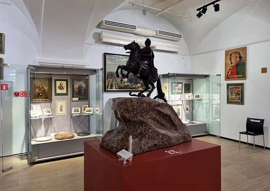 выставка, приуроченная к 350-летию императора Петра Великого