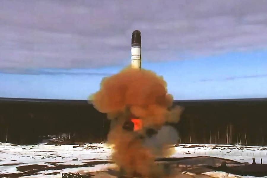 Пуск межконтинентальной баллистической ракеты Сармат
