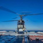 Корвет «Гремящий» провёл тренировку по приёму палубного вертолёта Ка-27 морской авиации ТОФ в заливе Петра Великого