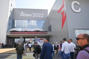 приступил к работе 1-й Международный антифашистский конгресс