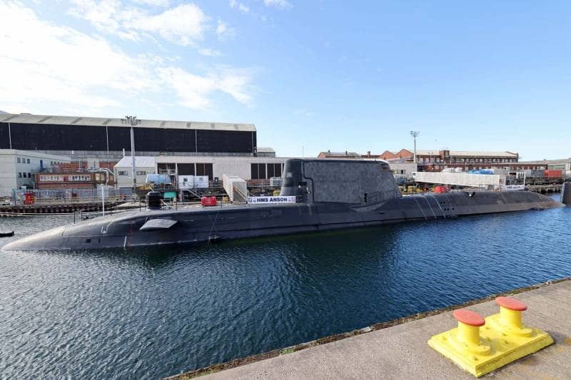 Королевский ВМФ Великобритании пополнился 5 атомной субмариной типа Astute