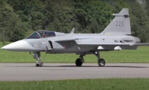 Шведский истребитель 4-го поколения JAS 39 Gripen