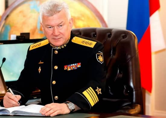 Главнокомандующий ВМФ адмирал Н.Евменов