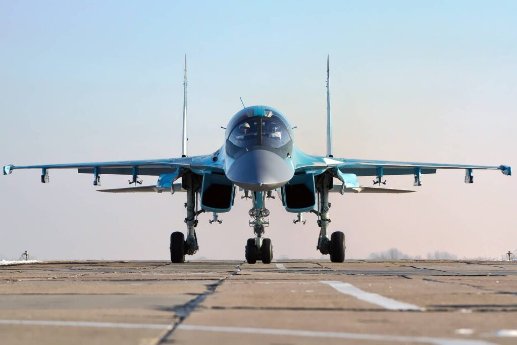 Самолет -бомбардировщик Су-34